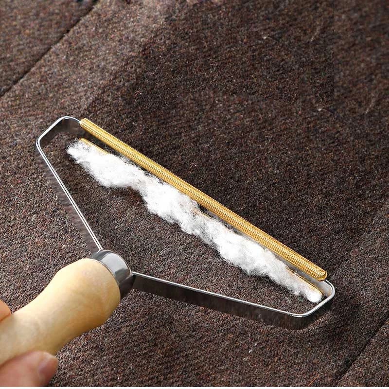 Con Lăn Làm Sạch Lông Và Bụi Bẩn Tiện Dụng