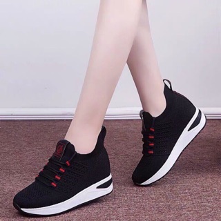 Giày độn đế dáng lười xỏ chân tiện lợi