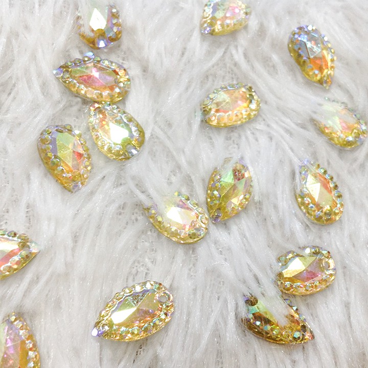 Hạt đá acrylic 3d kết áo hình giọt nước vàng ánh 7 màu cườm cánh hoa kết ao dài váy đầm