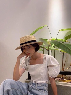 Áo kiểu voan cổ vuông phối ren
