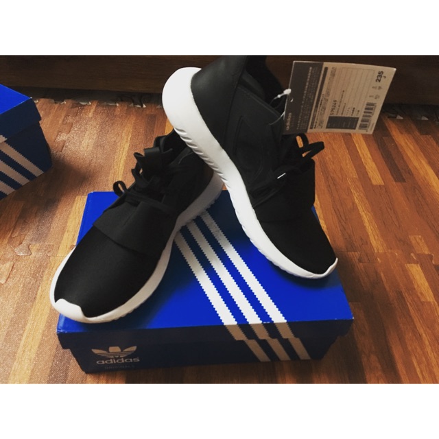 Giày adidas tubular