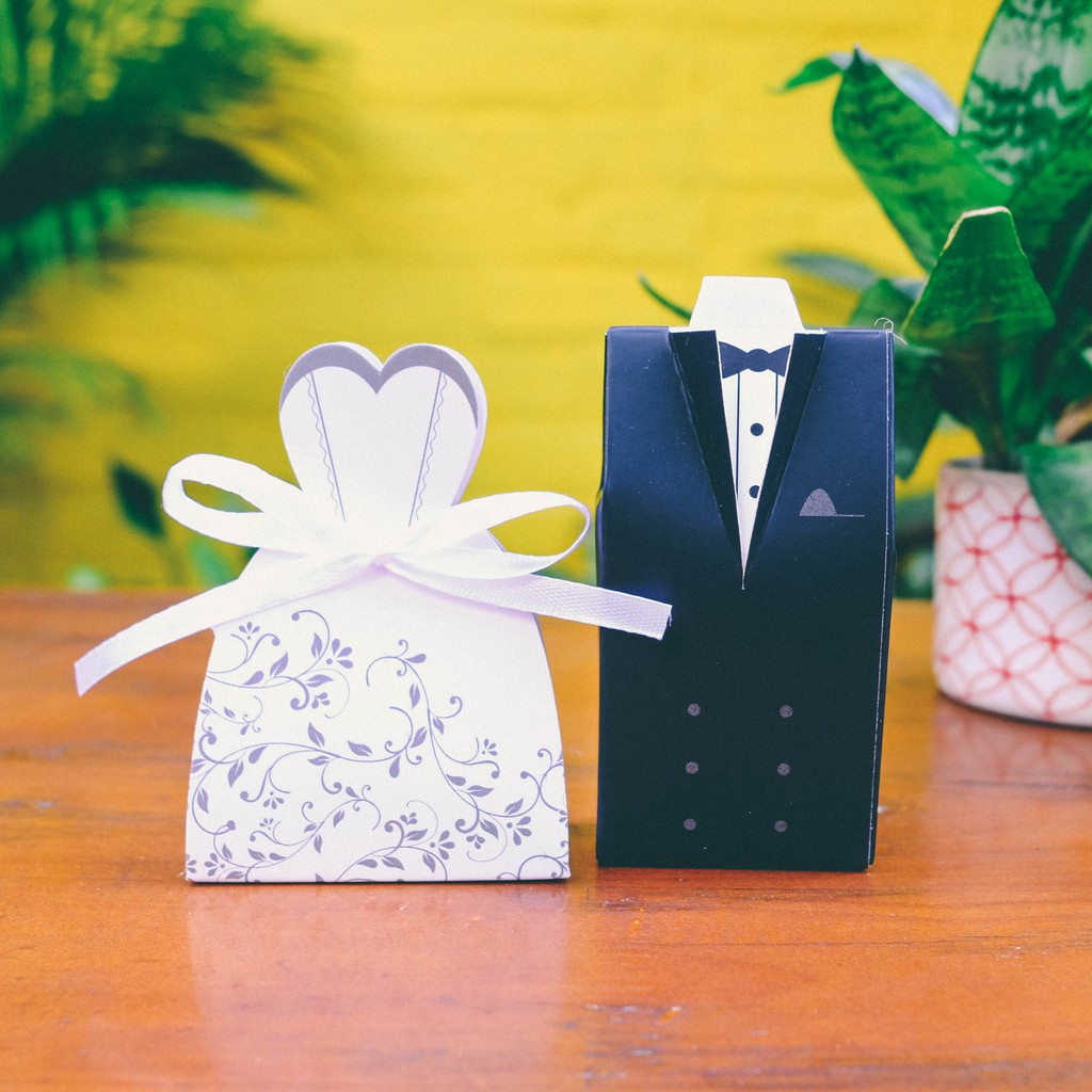 Quà cám ơn tiệc cưới - Quà tặng sự kiện: Set 50 cặp hộp quà cưới cô dâu chú  rể | Shopee Việt Nam