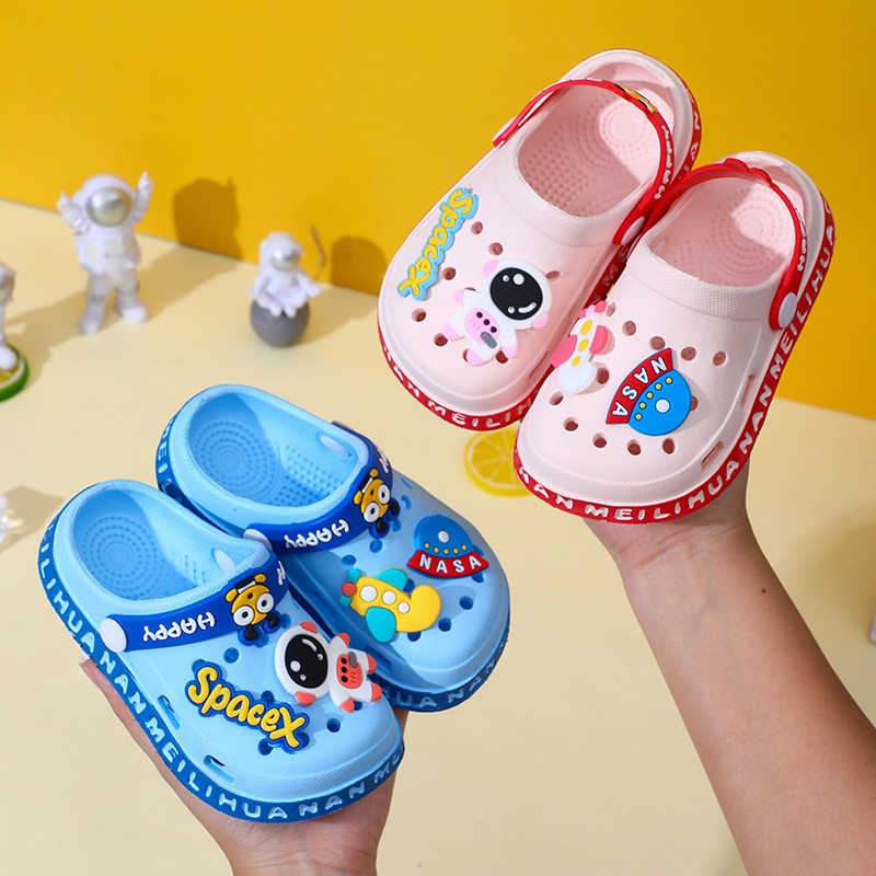 Dép sục cho bé trai và bé gái có quai siêu nhẹ chống trơn trượt từ 1 - 5 tuổi