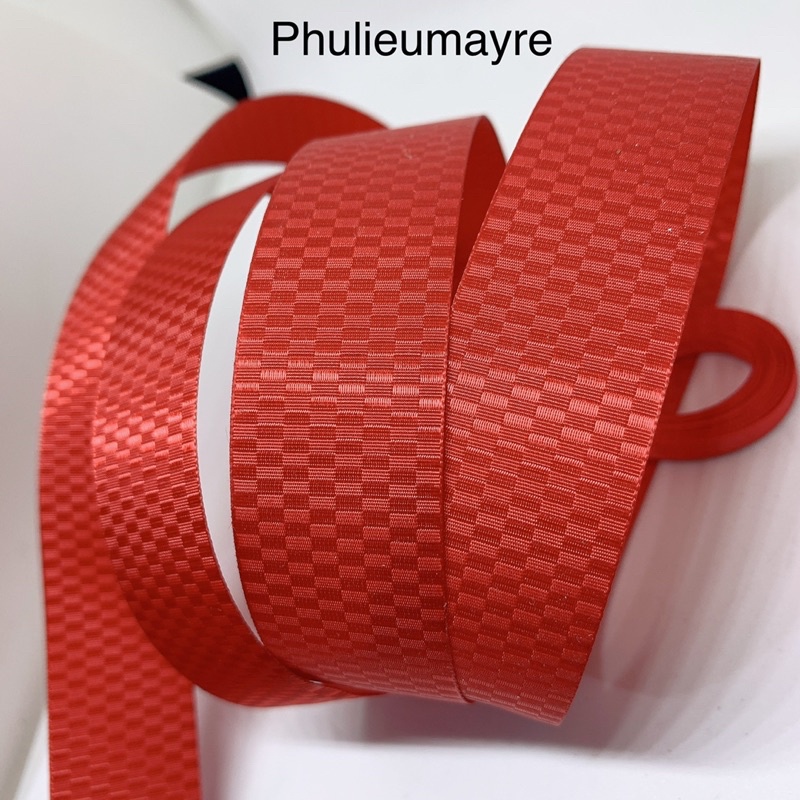 Ruy băng hoạ tiết caro 25mm đỏ ( Trang trí Noel)