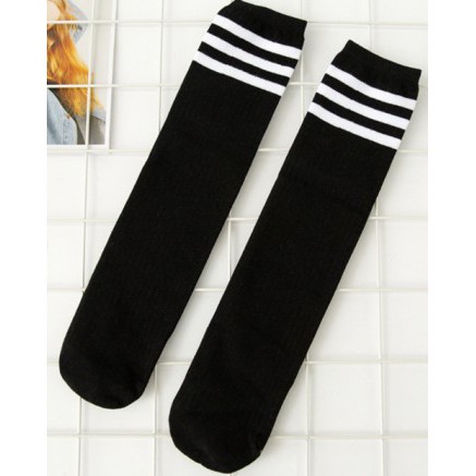 Tất len dài đến đầu gối cho bé gái rất đẹp và kute