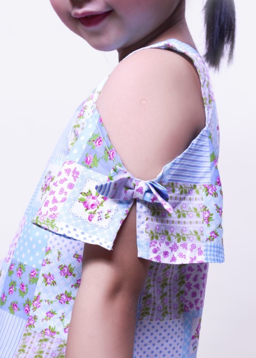 Đầm bé gái xẻ tay hoa xanh Jadiny