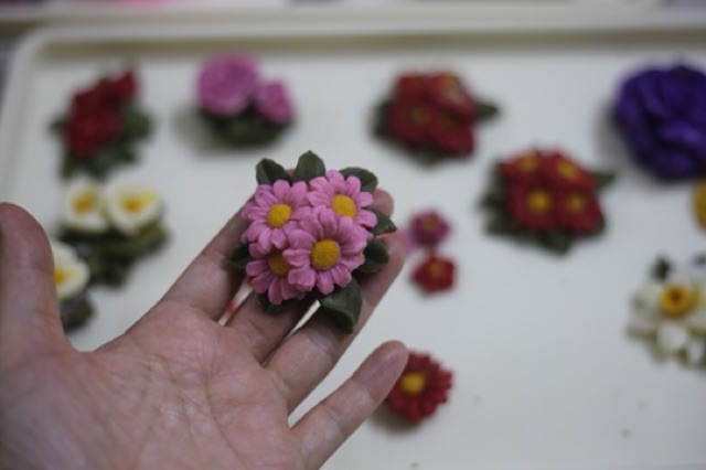 Khuôn silicon hoa cúc.