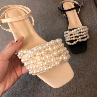 Sandal đính trai