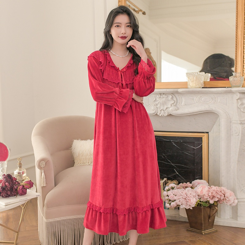 Bộ đồ ngủ vải nhung dày phối ren thời trang mùa đông 2021 | BigBuy360 - bigbuy360.vn
