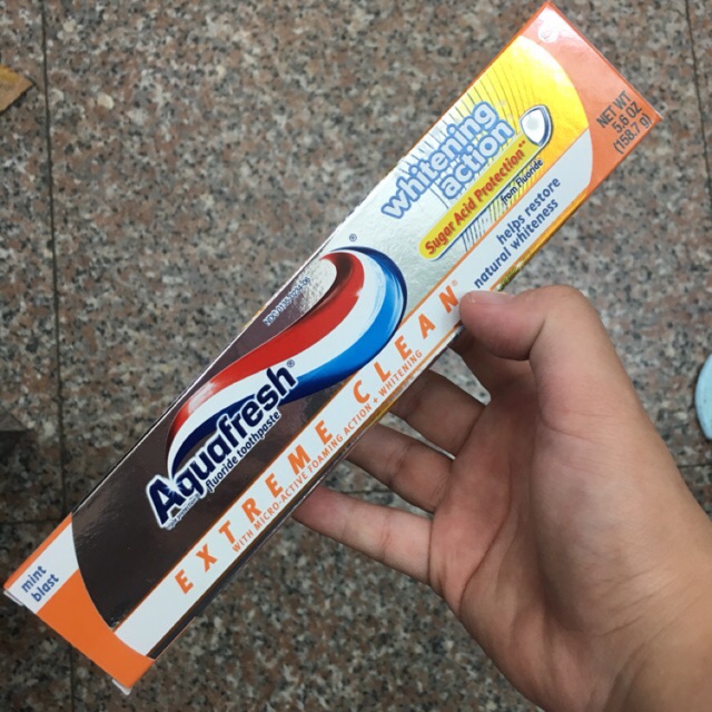 Kem Đánh Răng Aquafresh 158.7g Mỹ Extreme Clean Whitening Action và Pure Breath 158.7G