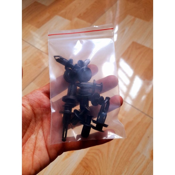 12 nút nhựa ô tô toyota - Bắt chắn bùn,gầm, khoang máy