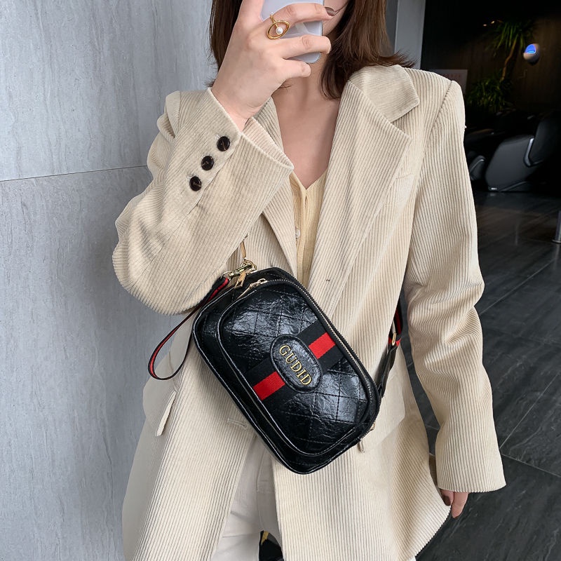 Túi xách dáng vuông đeo chéo hợp thời trang chất lượng cao