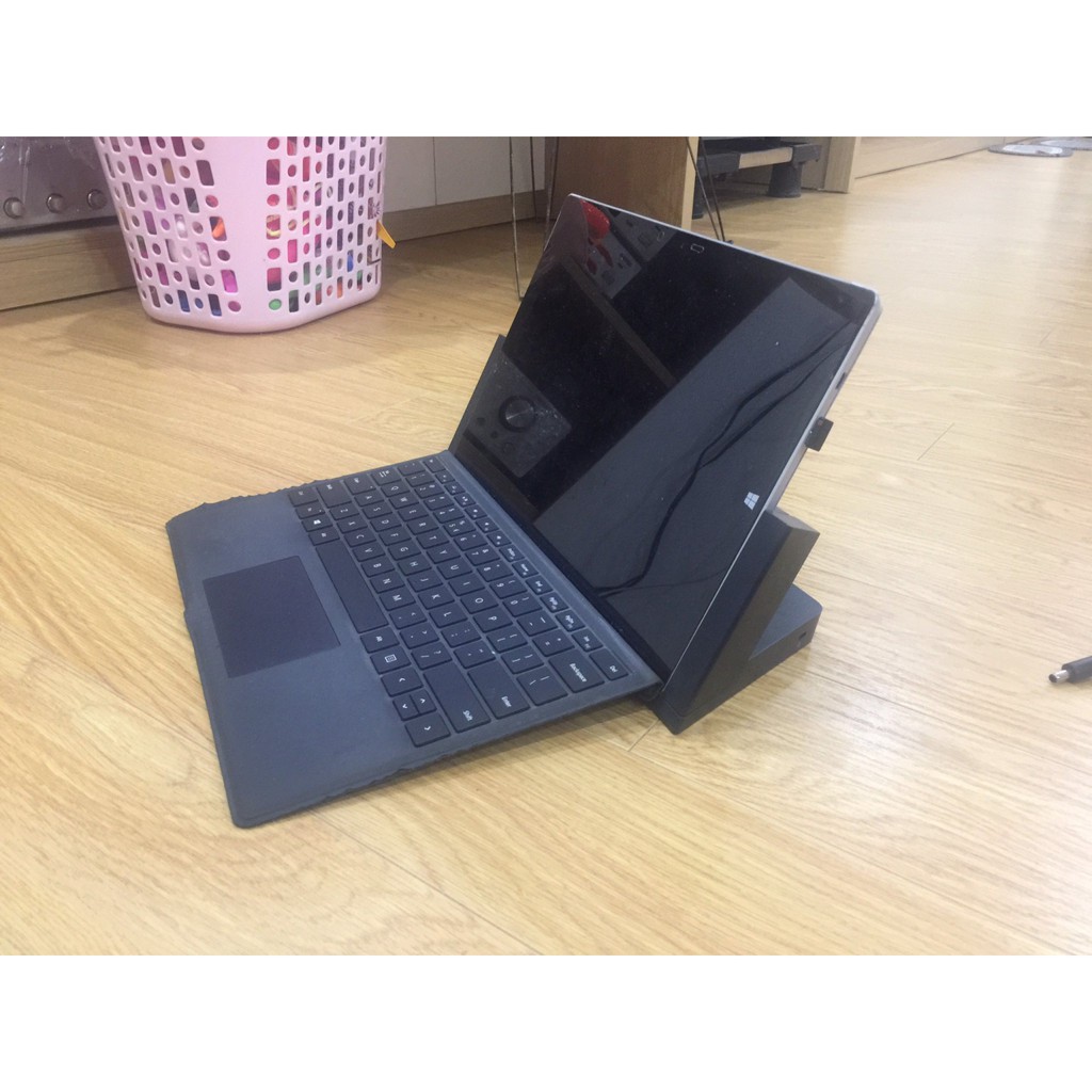 Chân đế Surface Pro 3 Docking Station