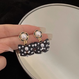 Bông Tai Dáng Dài Hình Trái Tim Màu Đen Ngọt Ngào Dễ Thương Cho Nữ