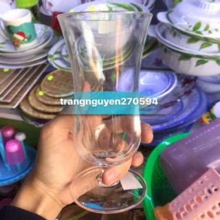Ly mica trong suốt