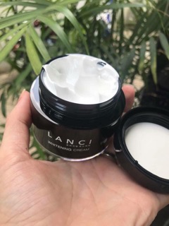 Kem dưỡng da lanci