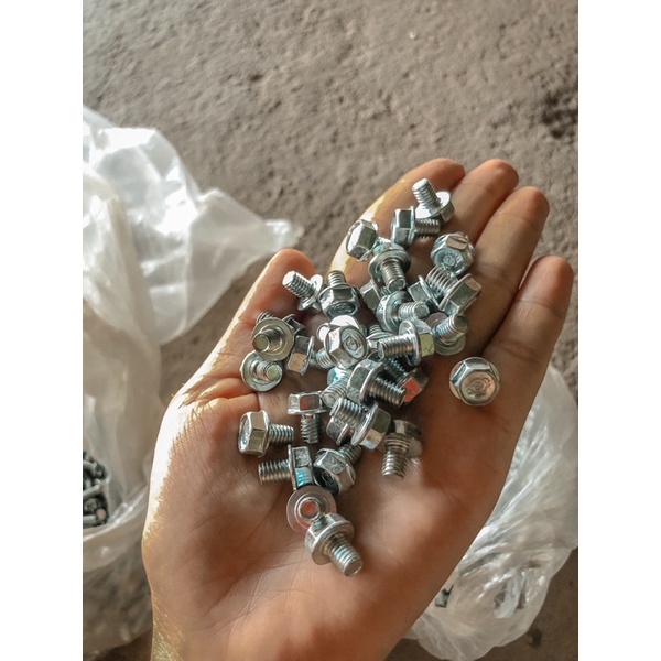 ốc bulong đầu 10 2li giá 2k/1 con