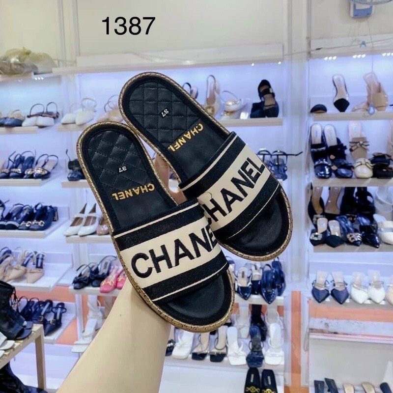 Dép Quai Ngang Nữ Chanel Bệt Đế Cói Êm Chân