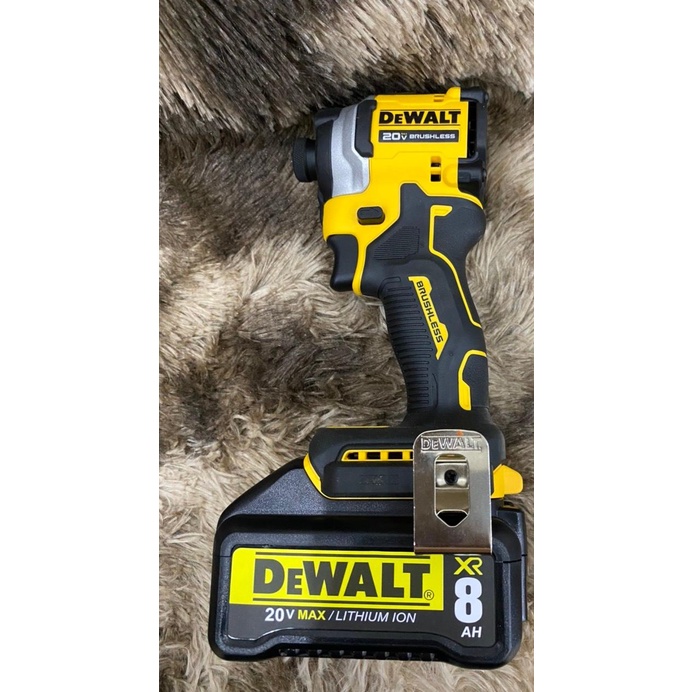 Pin DEWALT 18V 8AH cell 21700 nhận sạc zin có Led báo pin. BN.