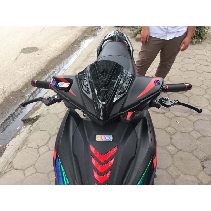 lắp dầu titanium+2 ốc titanium xe honda