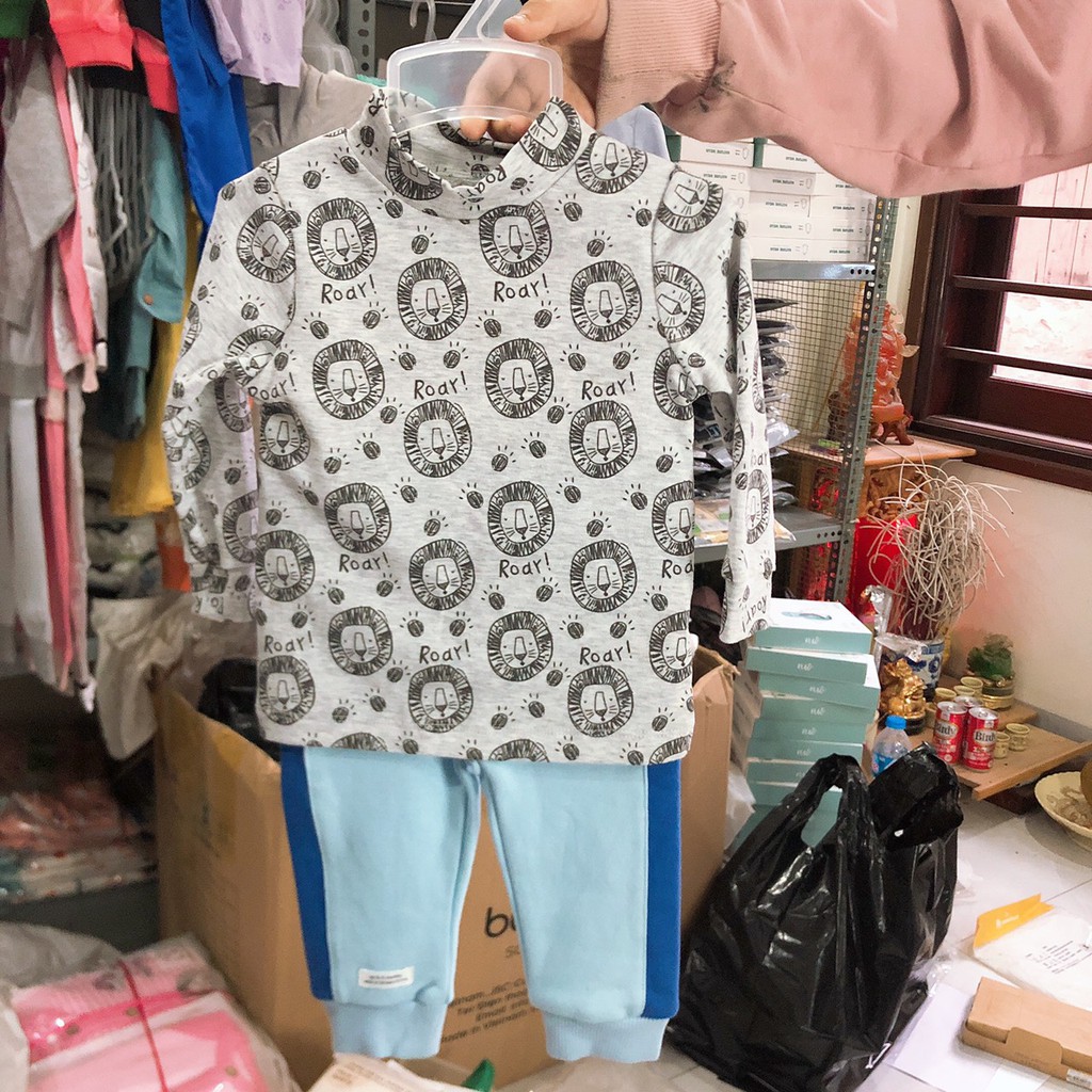 ( Xả hàng ) Bộ quần áo dai tay cài vai cho bé size 6-9m hàng Việt Nam chất lượng cao