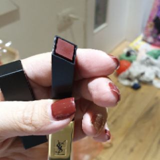 Son lì YSL Slim