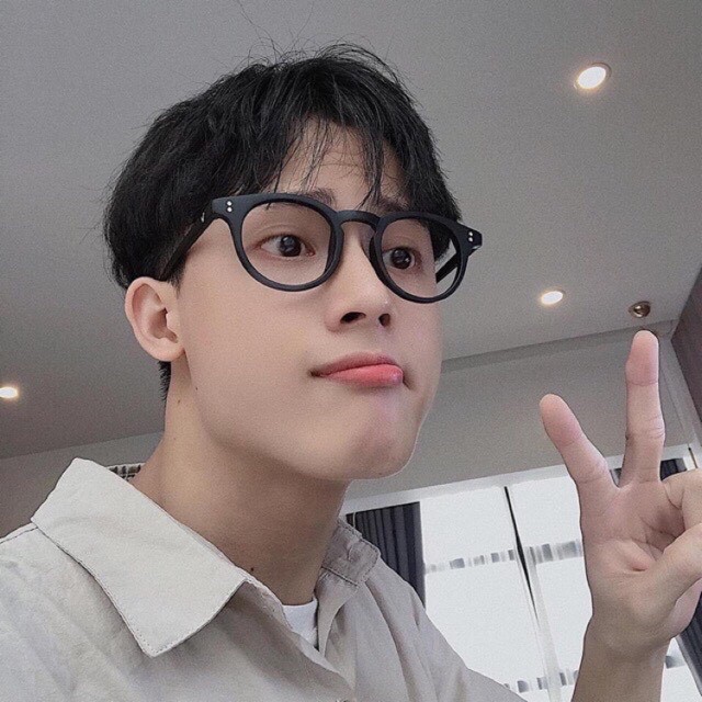 Kính hai chấm nam nữ hàng đẹp | BigBuy360 - bigbuy360.vn