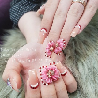 Bộ móng tay giả hàng thiết kế theo 3 mẫu khác nhau gắn hoa cúc nổi