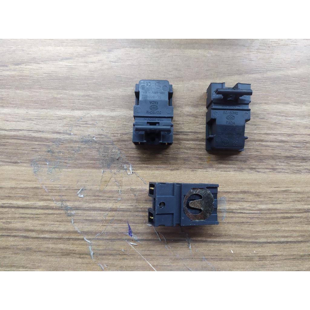 Chân đế công tắc ấm siêu tốc thông dụng - Mẫu 1 dài lỗ to