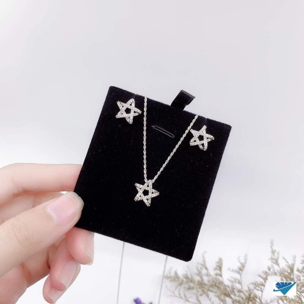 Bộ sao gồm dây chuyền và bông tai, có giấy của tiệm vàng