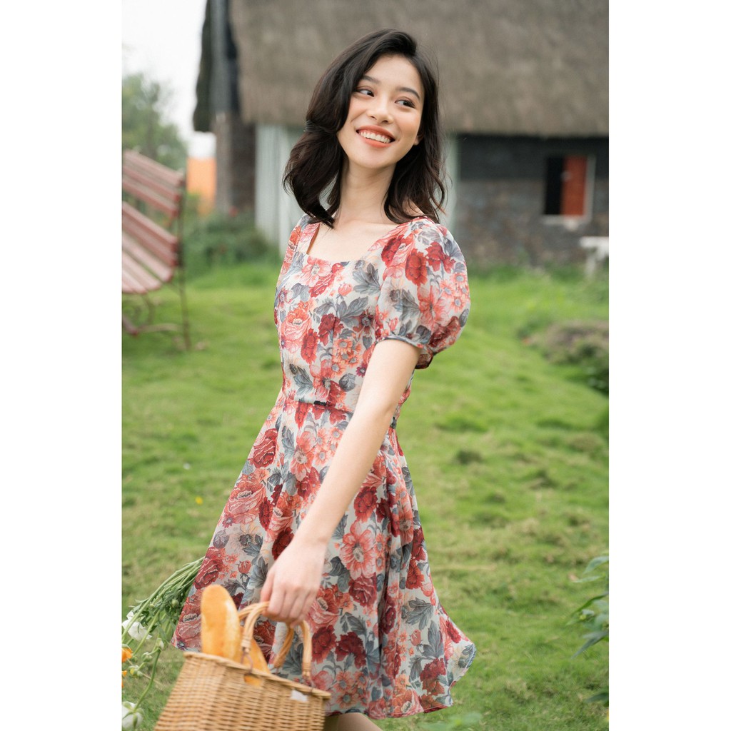 [Mã SKAMA06 giảm 8% tối đa 50K đơn 250K] Váy Chất Vải Von Tay Bồng Họa Tiết Hoa Đỏ Mùa Hè Rực Rỡ [Madelen] | BigBuy360 - bigbuy360.vn