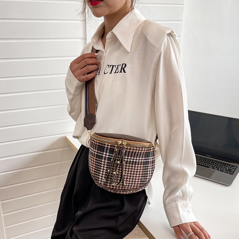 Túi đeo vai kẻ sọc IELGY hình yên ngựa thời trang có dây đeo bản rộng