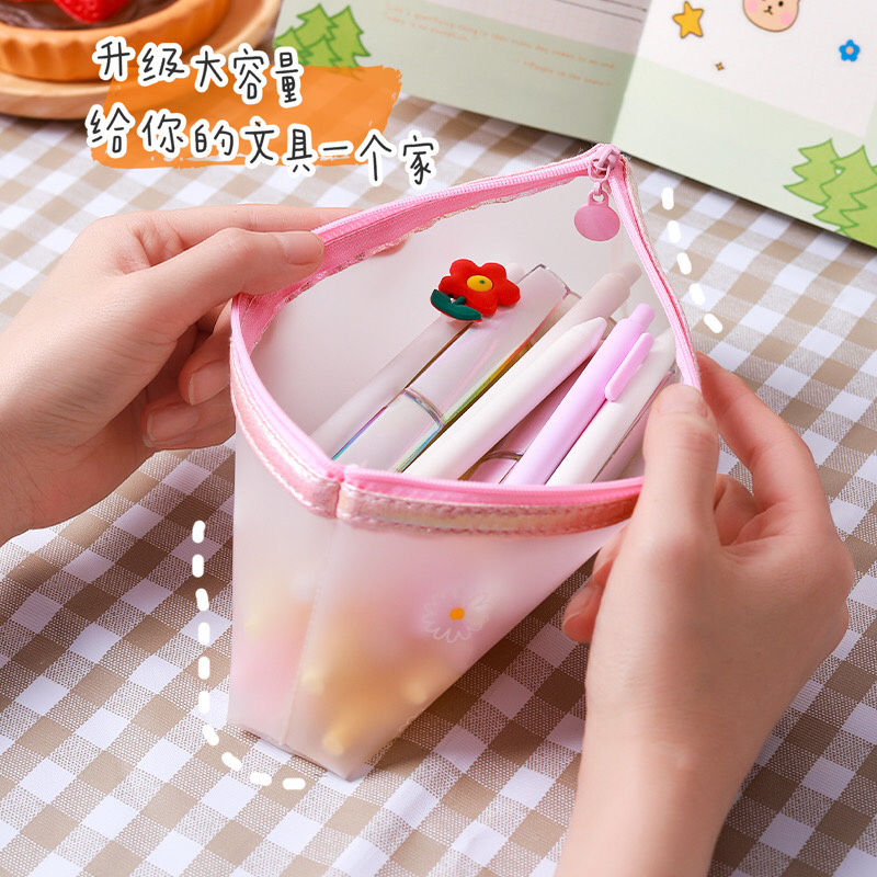 Bóp viết cỡ lớn in họa tiết hoa cúc đơn giản dễ thương