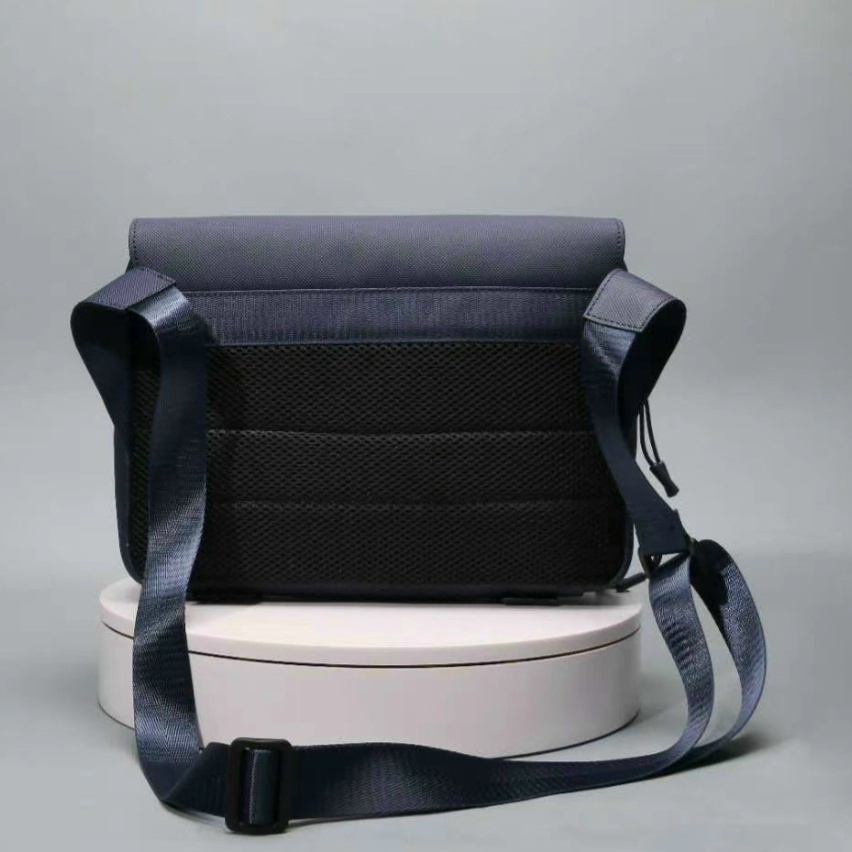 Túi nam Lacos đeo chéo hình chữ nhật nắp gập logo cá sấu đẹp