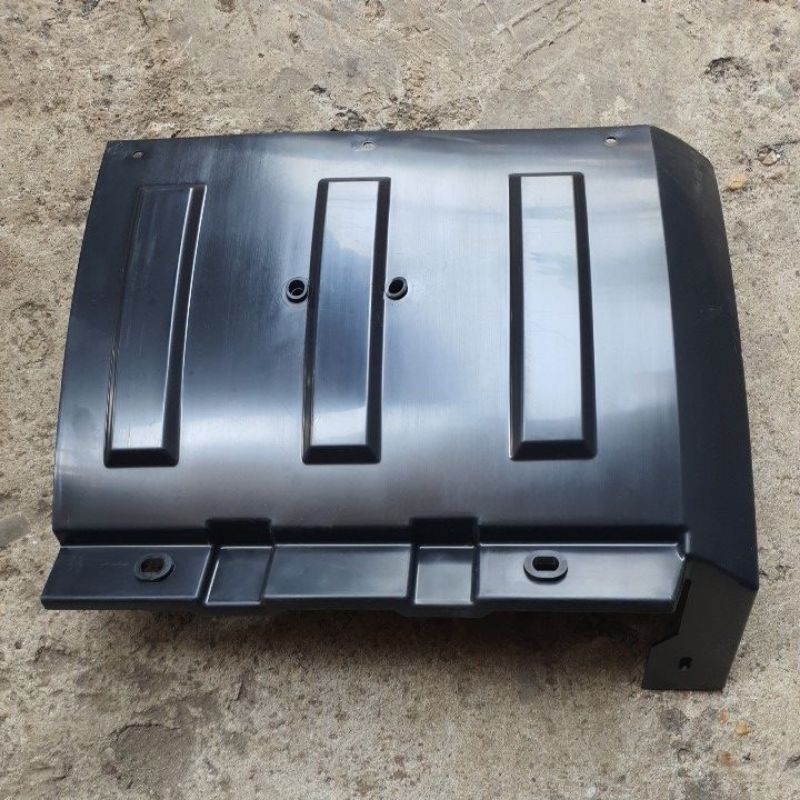 CHẮN BÙN NHỰA THÙNG XE K250, BONGO 3