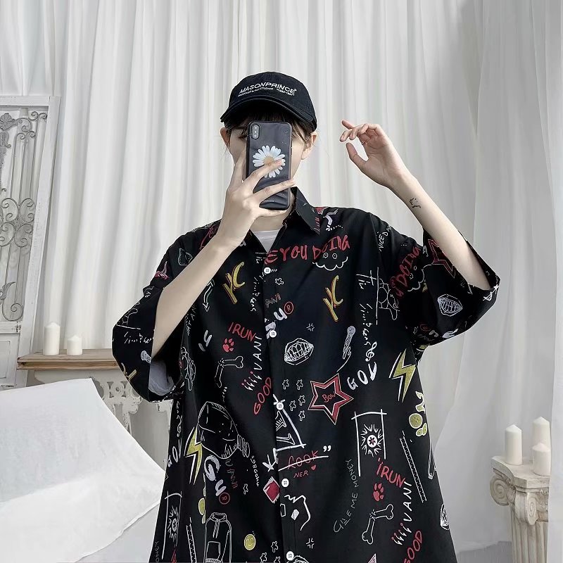 Áo sơ mi tay ngắn in hoạt hình trẻ trung cho nam