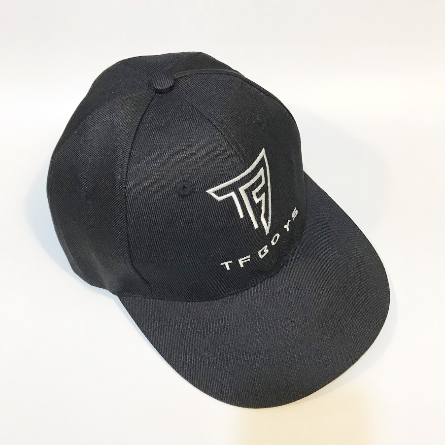 Nón kết màu đen thêu logo TFBOY - Mũ lưỡi trai MT224