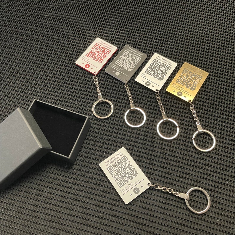 Móc khóa in mã qr, in hình thiết kế theo yêu cầu, móc khóa in tên sắc nét bền đep (thời gian in siêu tốc)