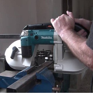 Máy cưa vòng Makita 2107FK