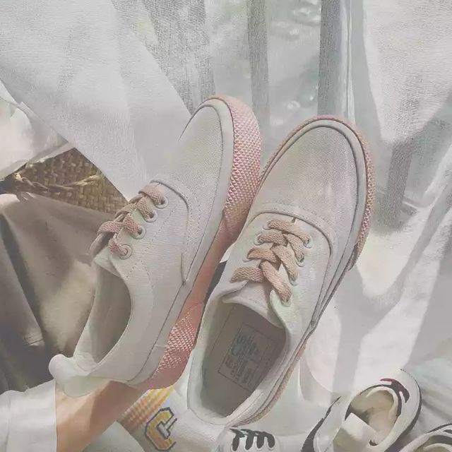 Giày ulzzang dáng cute