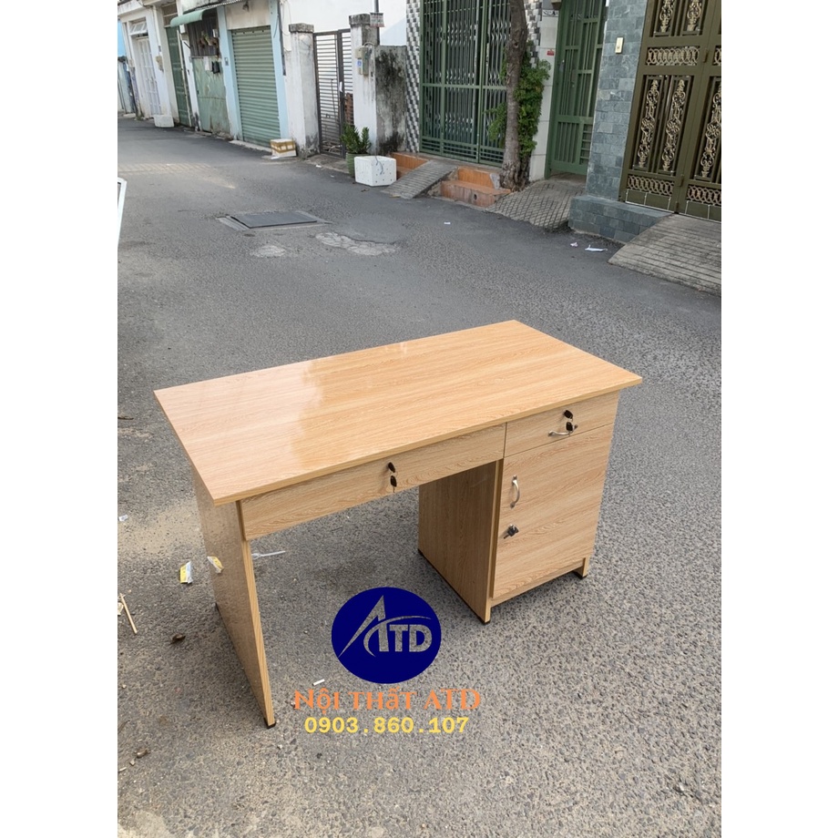 Bàn làm việc chuyên dụng cho văn phòng có khóa giá xưởng ATD