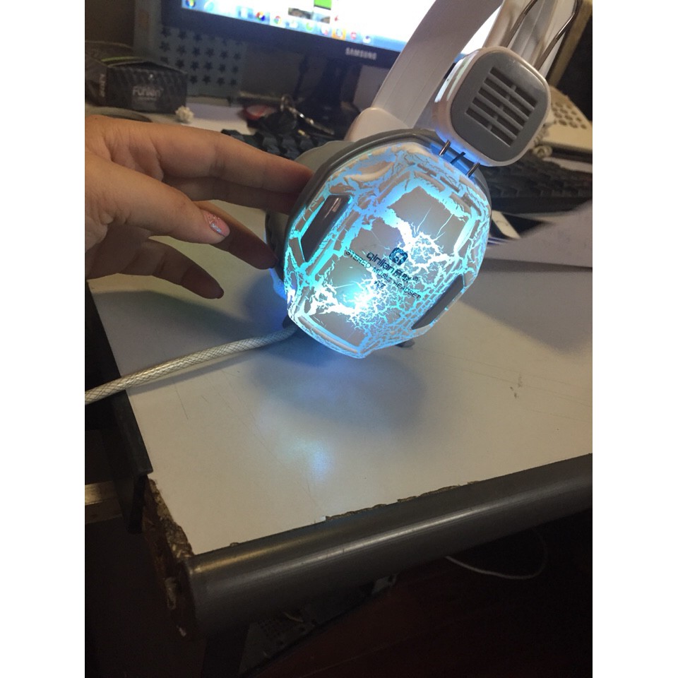 Tai nghe chuyên game QUILIAN A7 led đổi màu | BigBuy360 - bigbuy360.vn
