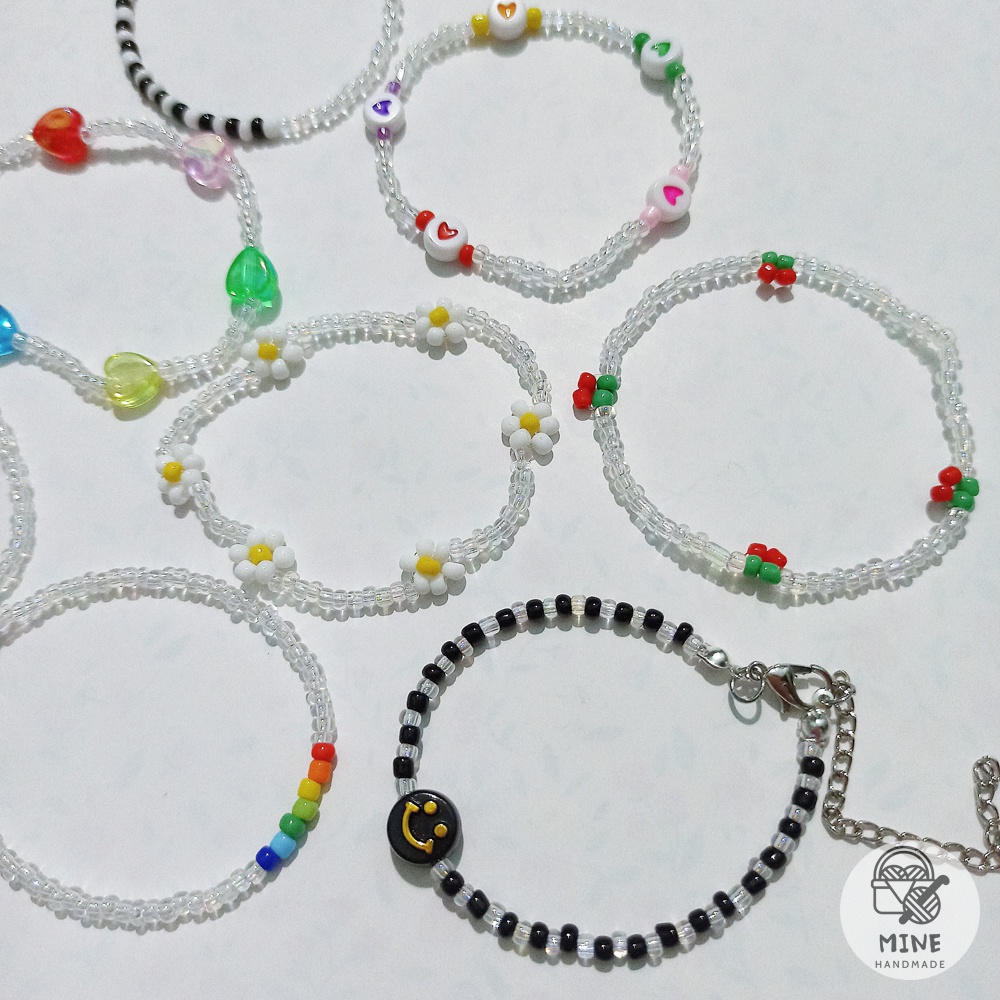 Vòng tay hạt cườm trong suốt hoa cúc, mặt cười, trái tim hologram phong cách Hàn Quốc Vòng tay hot trend đẹp dễ thương