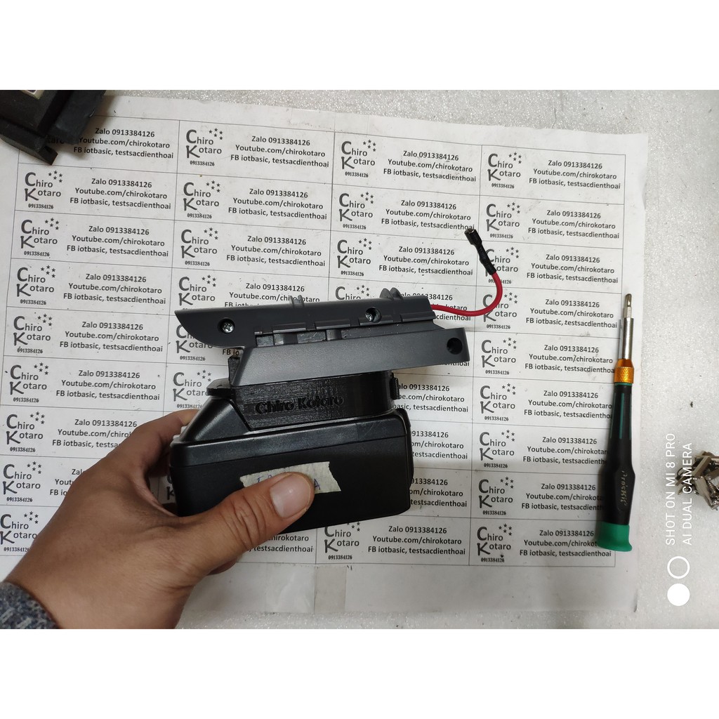Đế chuyển pin máy cưa Ozito OCS-018 sang dùng hộp pin cài Makita