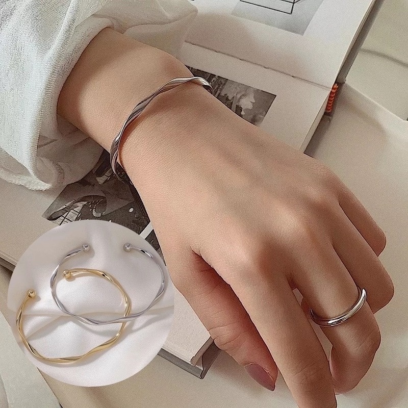 Vòng Đeo Tay Dạng Hở Họa Tiết Gợn Sóng Thời Trang Có Thể Điều Chỉnh Cho Nữ
