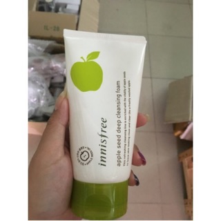 Sữa Rửa Mặt chiết Xuất Táo Innisfree Apple Seed Deep Cleansing Foam 150ml