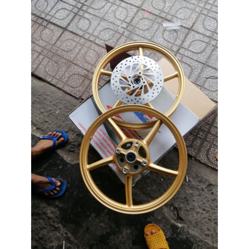 Mâm hrc 5 cây gắn như zin cho winner tặng đĩa trước