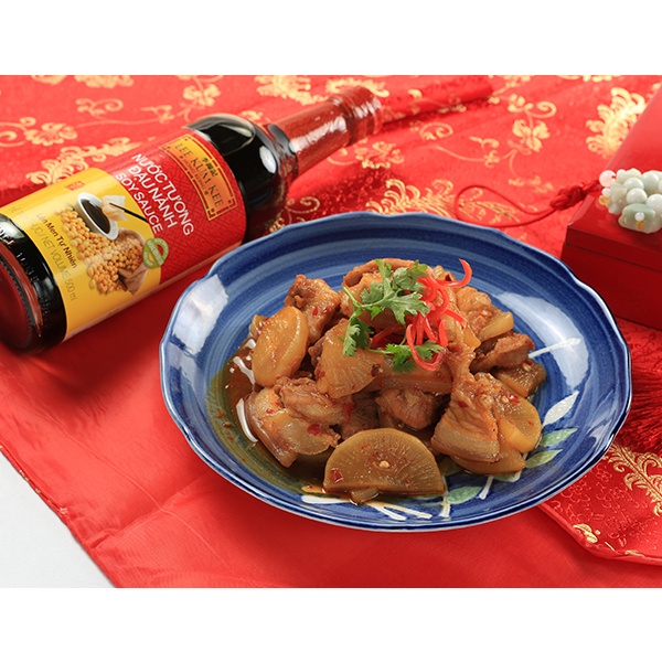 Nước tương Lee Kum Kee Soy Sauce (Chai Thủy Tinh 500ml) được sản xuất từ đậu nành không biến đổi gen có thể dùng chay