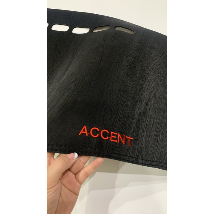 Thảm Taplo ô tô chất liệu da Vân Gỗ đen nâu cao cấp hàng dày may thiết kế theo xe