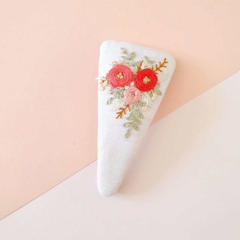 Kẹp Tóc Tam Giác Thêu Hoa